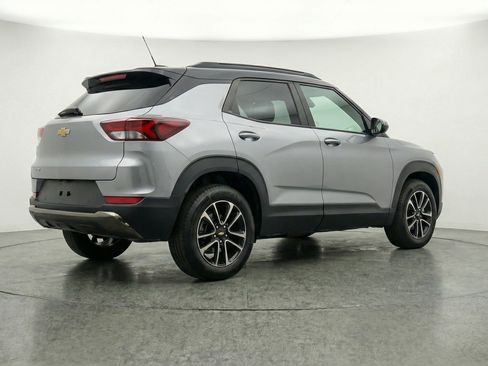 Used 2025 Chevrolet TrailBlazer LT image 9