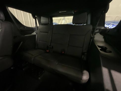 Used 2022 Chevrolet Tahoe Z71 w/ Luxury Package AWD/4WD image 13