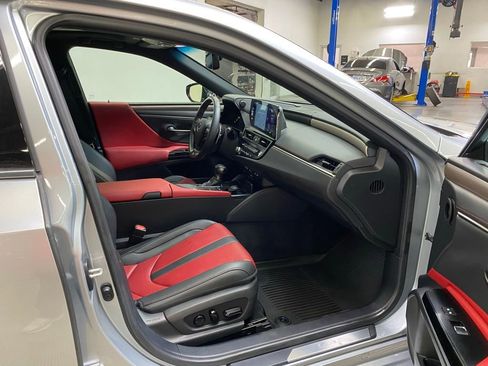 Used 2022 Lexus ES 300h F Sport image 40