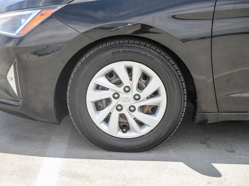 Used 2020 Hyundai Elantra SE FWD image 10