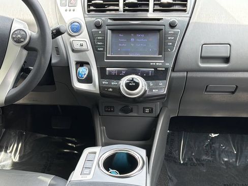 Used 2012 Toyota Prius V Five FWD image 14