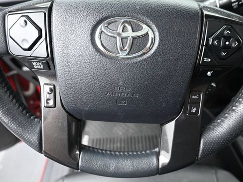 Used 2021 Toyota 4Runner TRD Off-Road Premium w/ Moonroof Package AWD/4WD image 17
