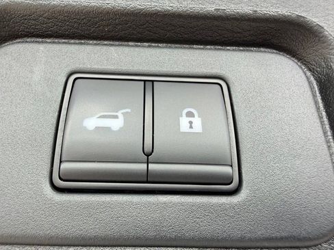 Used 2024 Nissan Rogue SV FWD image 16