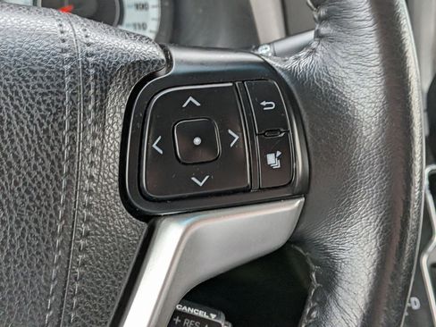 Used 2017 Toyota Sienna SE image 19