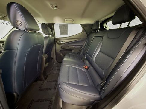 Used 2022 Chevrolet Bolt EUV LT w/ Convenience Package image 23