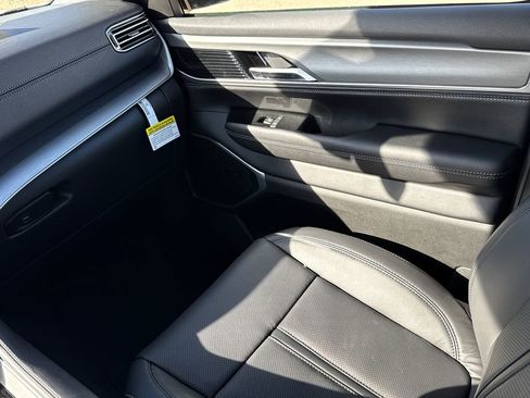 New 2026 Jeep Grand Wagoneer Limited image 16