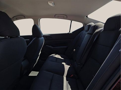 Used 2023 Nissan Altima 2.5 SV image 9