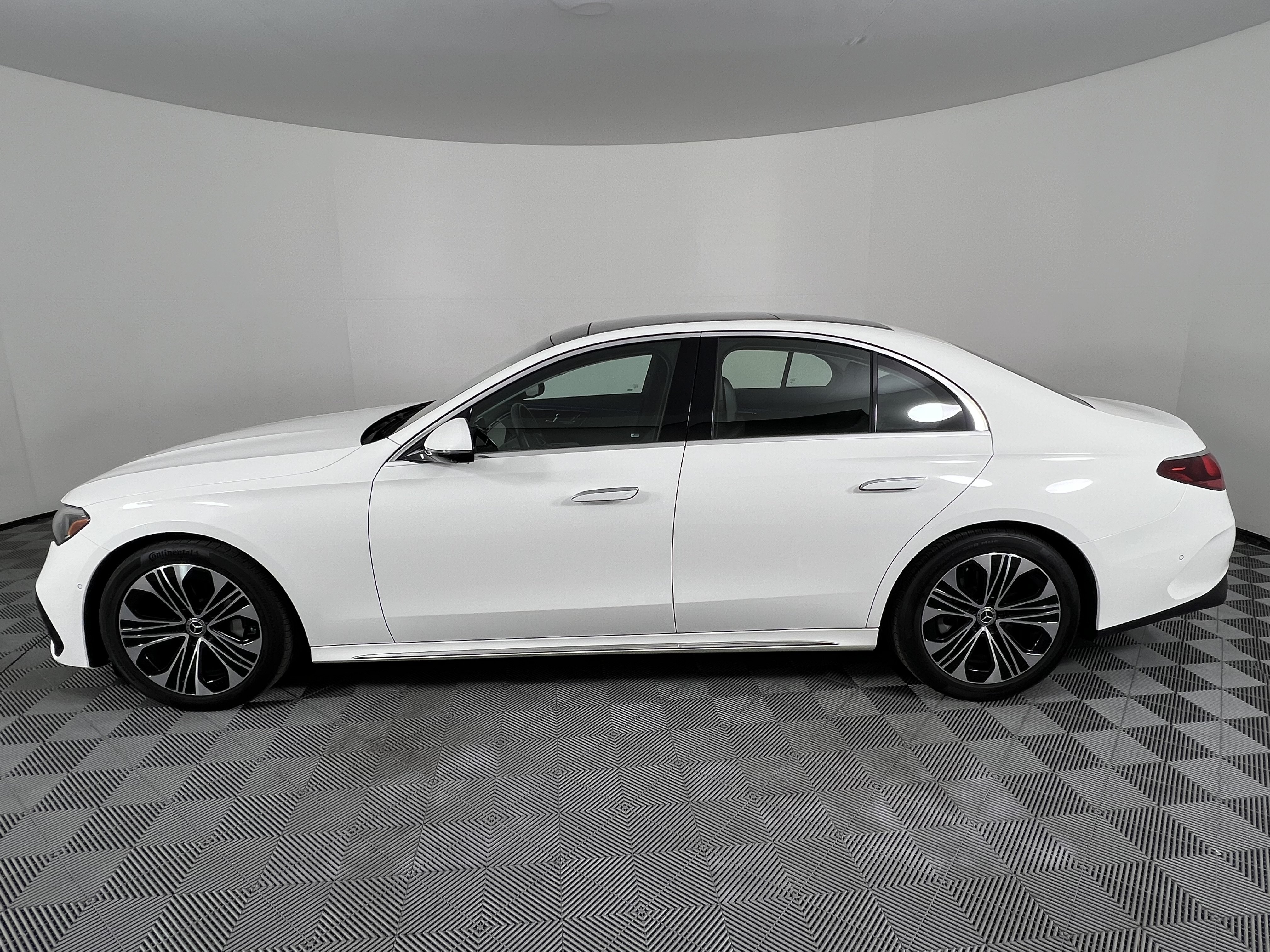 Certified 2024 Mercedes-Benz E 350 4MATIC Sedan image 9