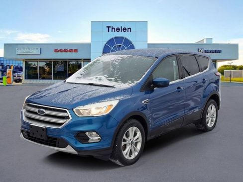 Used 2017 Ford Escape SE image 2