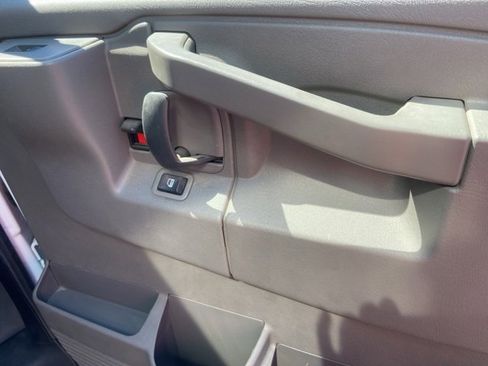 Used 2021 Chevrolet Express 3500 w/ Power Convenience Package image 22