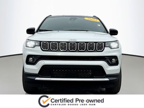 Used 2025 Jeep Compass Limited image 16