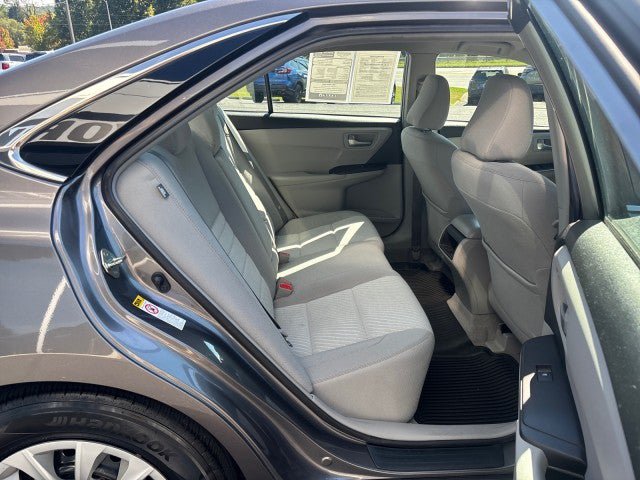 Used 2017 Toyota Camry LE FWD image 42