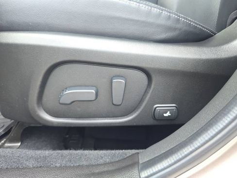 Used 2015 Subaru Forester 2.5i Touring w/ Eyesight & Navigation System AWD/4WD image 18
