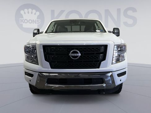 Used 2024 Nissan Titan SV w/ SV Convenience Package image 11