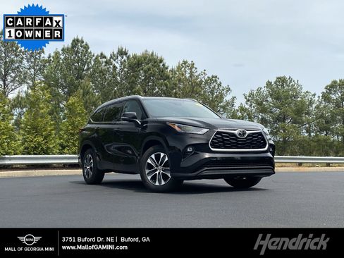 Used 2022 Toyota Highlander XLE image 1