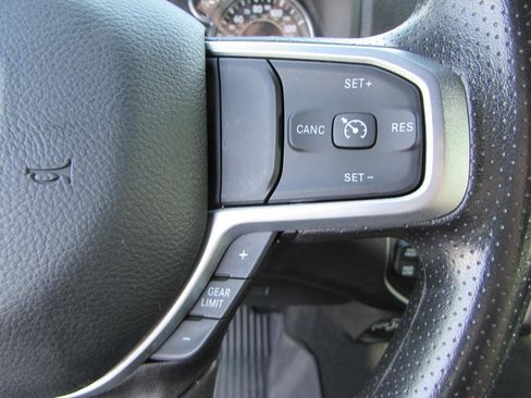 Used 2024 RAM 3500 Big Horn AWD/4WD image 24
