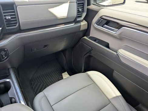 Used 2024 Chevrolet Silverado 1500 LT AWD/4WD image 17