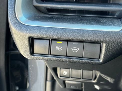 Used 2025 Toyota Prius LE image 18