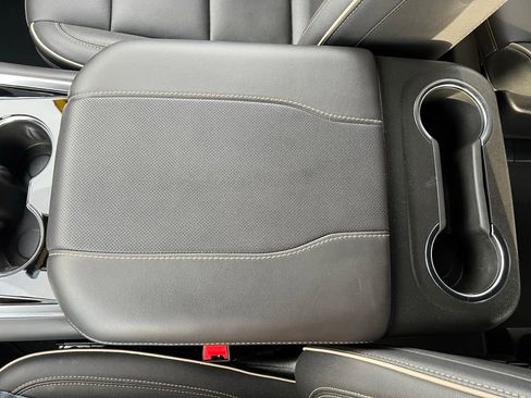 Used 2025 Chevrolet Tahoe Premier image 34