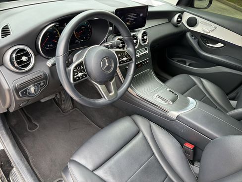 Used 2022 Mercedes-Benz GLC 300 4MATIC image 4
