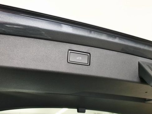 New 2026 Volkswagen Tiguan SE image 14