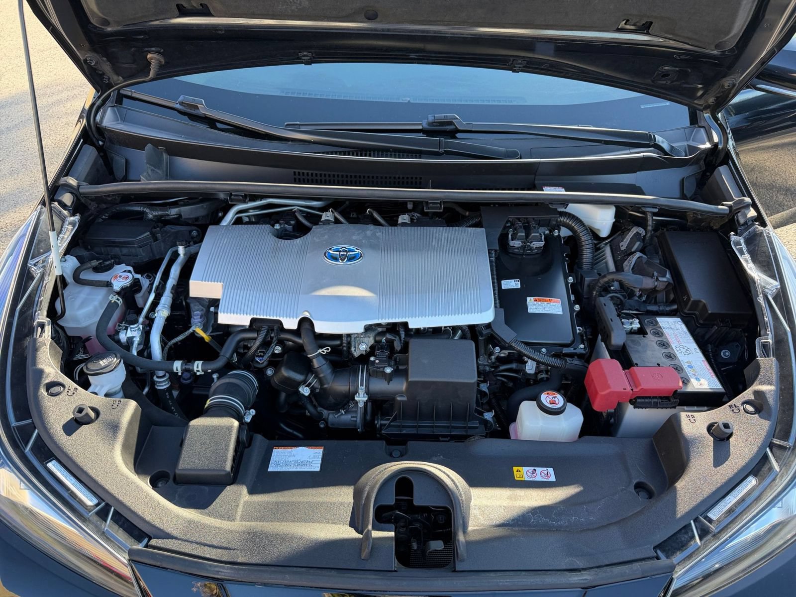 Used 2022 Toyota Prius LE FWD image 29