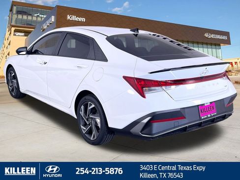 Used 2025 Hyundai Elantra SEL image 6