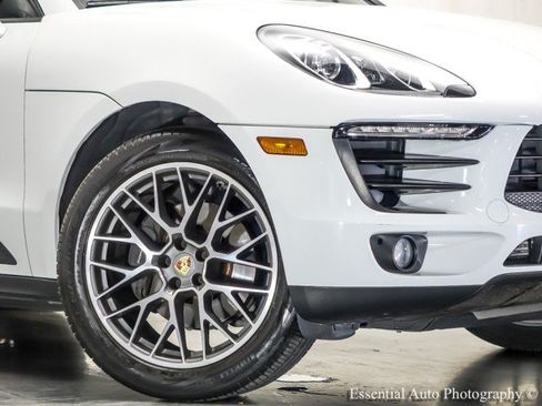 Used 2018 Porsche Macan Sport Edition AWD/4WD image 3