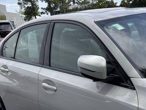 Used 2022 BMW 330i Sedan w/ Convenience Package RWD image 3