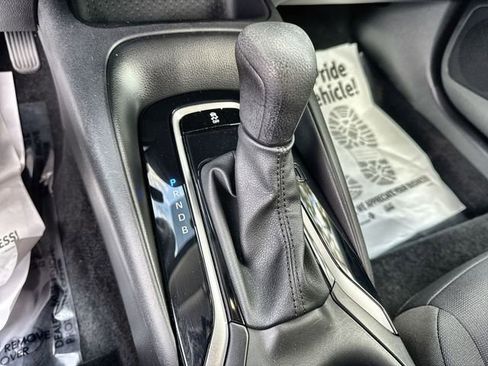 Used 2023 Toyota Corolla LE image 28