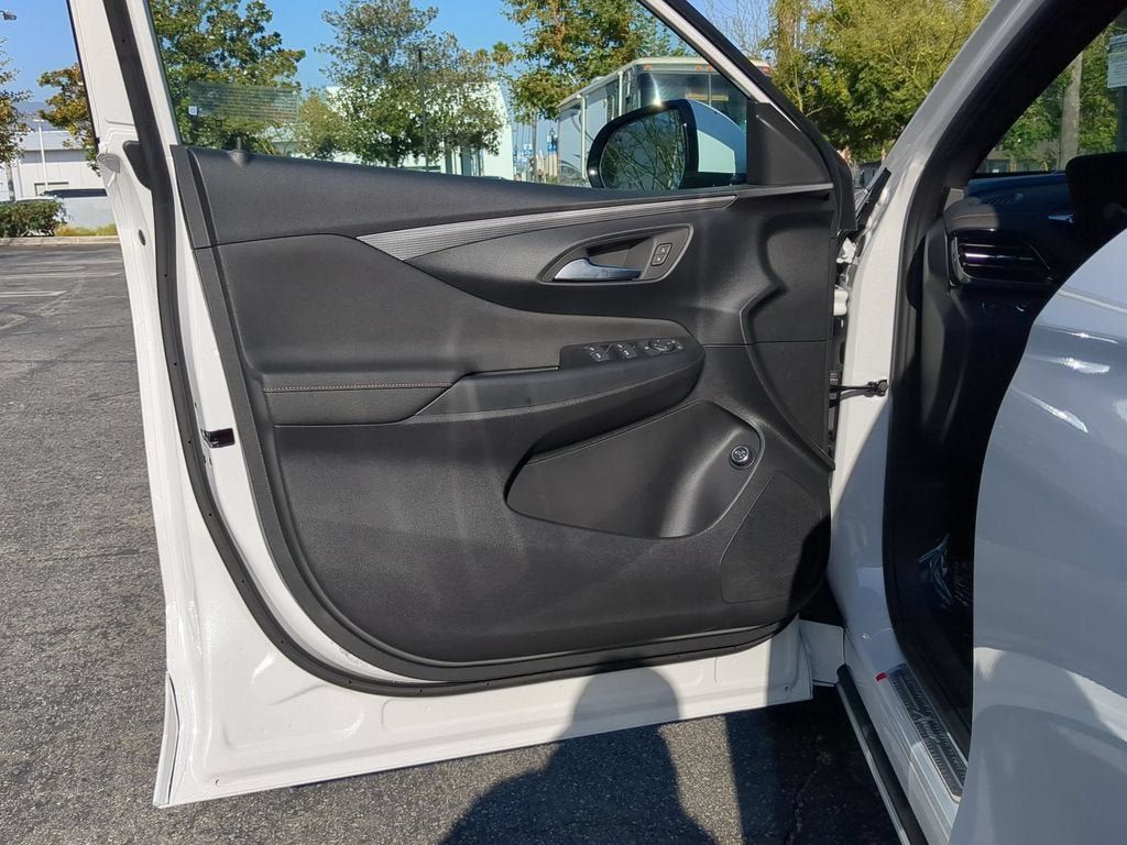 New 2026 Buick Envista Avenir FWD image 11