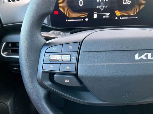 Used 2025 Kia K4 LXS image 22