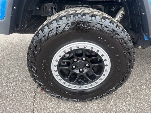 Used 2022 Jeep Gladiator Sport image 15