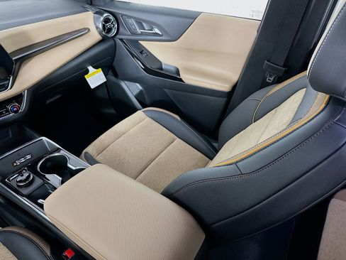 New 2026 Chevrolet Equinox ACTIV AWD/4WD image 24