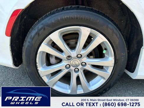 Used 2015 Chrysler 200 Limited image 25