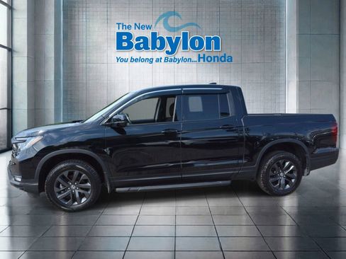 Used 2025 Honda Ridgeline Sport image 2