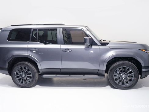 Used 2026 Lexus GX 550 w/ Cold Area Package image 3