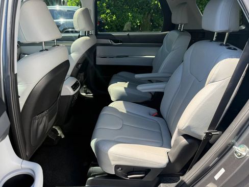 Used 2020 Hyundai Palisade SEL w/ Premium Package FWD image 16
