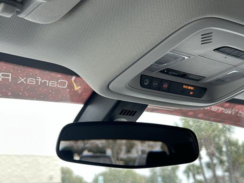 Used 2019 Chevrolet Traverse LT image 29