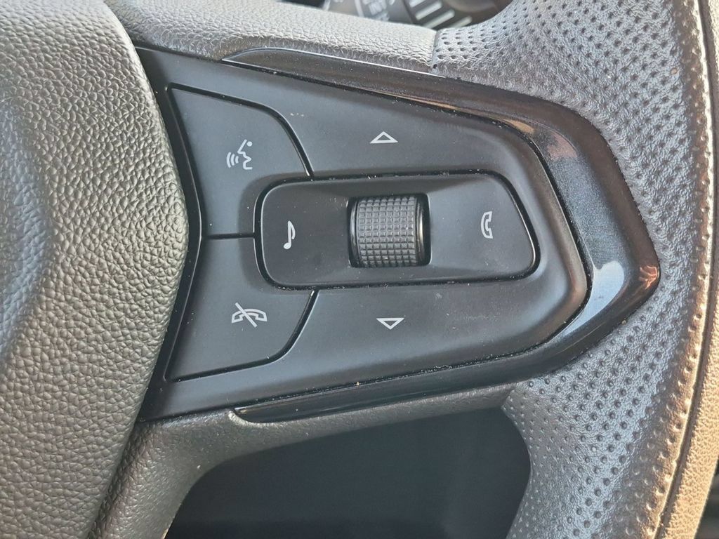 Used 2025 Chevrolet TrailBlazer LT AWD/4WD image 19