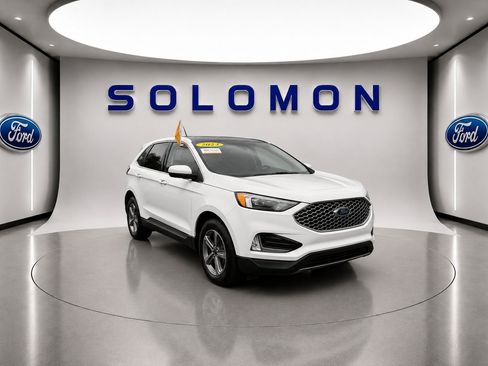 Certified 2024 Ford Edge SEL w/ Convenience Package AWD/4WD image 3
