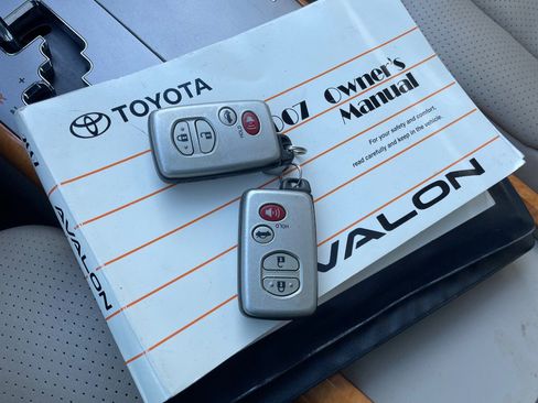 Used 2007 Toyota Avalon Limited image 39