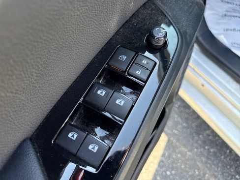 Used 2017 Toyota Prius Three FWD image 21