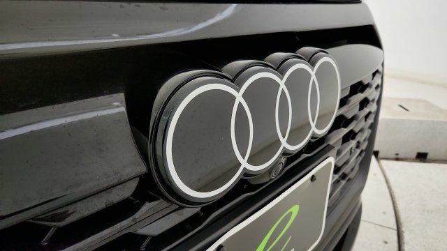Used 2024 Audi Q8 e-tron Premium AWD/4WD image 30