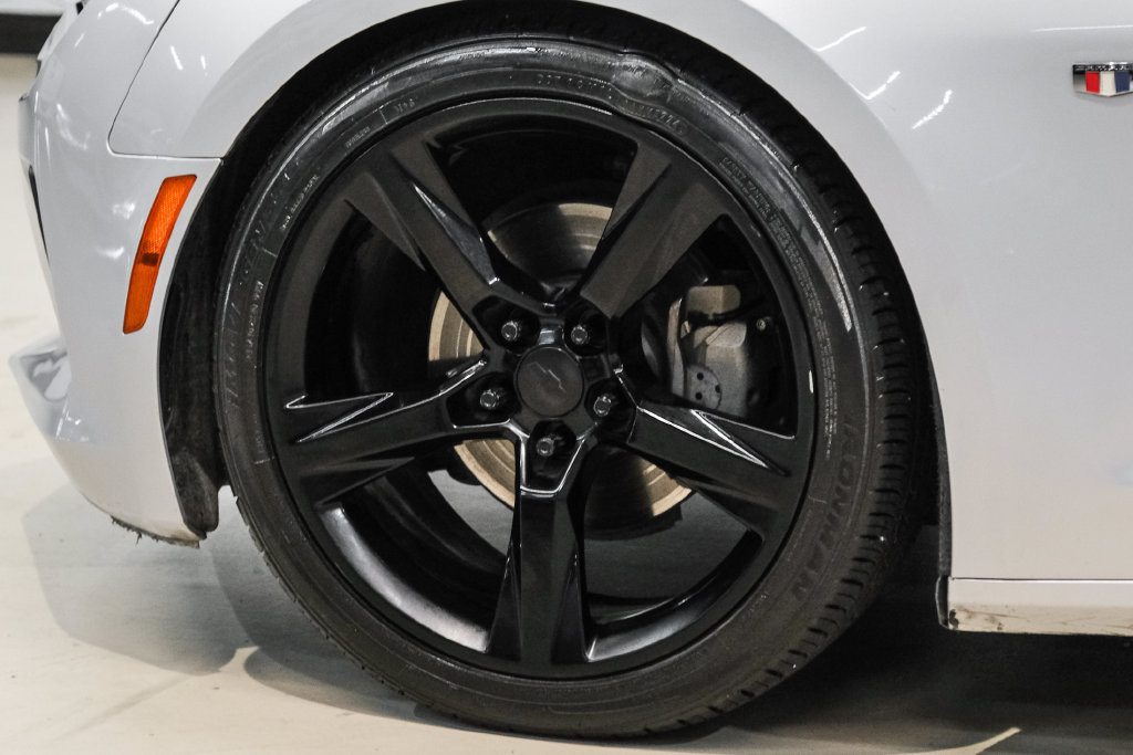 Used 2018 Chevrolet Camaro LS RWD image 45