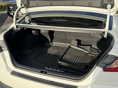 Used 2025 Toyota Camry SE image 36