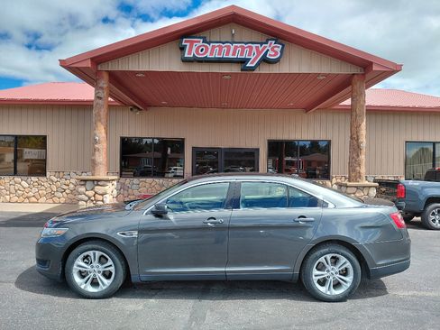 Used 2018 Ford Taurus SE FWD image 1