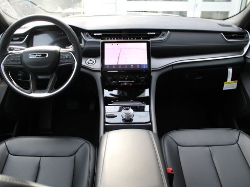 New 2025 Jeep Grand Cherokee Limited w/ Trailer Tow Package image 12