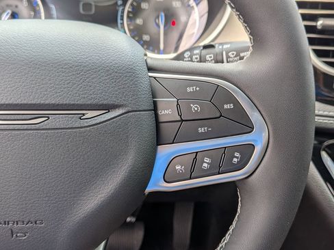 New 2027 Chrysler Pacifica Select w/ Family Tech Group FWD image 21