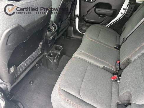 Certified 2025 Jeep Wrangler Unlimited Rubicon AWD/4WD image 13